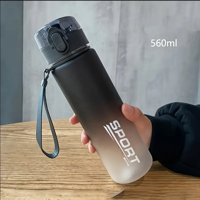 Gourde de sport , sans BPA et étanche, idéale pour les randonnées et les voyages ; 
modèle portable pour vos boissons préférées (400 ml / 560 ml)